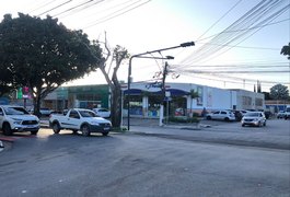 Novo semáforo na Avenida Ceci Cunha dará mais fluidez ao trânsito na região