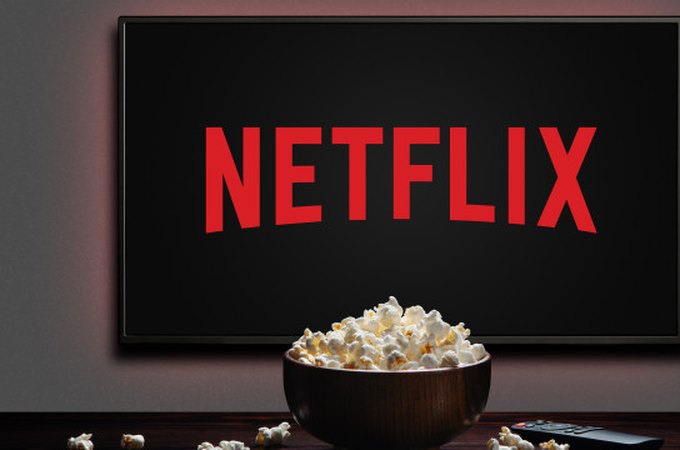 Netflix encerra seu plano básico e transfere assinantes para versão com anúncios