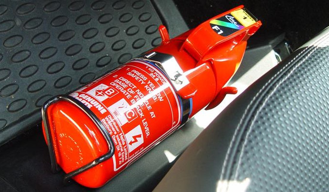 Uso de extintor em carro não será mais obrigatório
