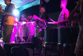 Vanderlei Luxemburgo curte Carnaval na Barra de São Miguel
