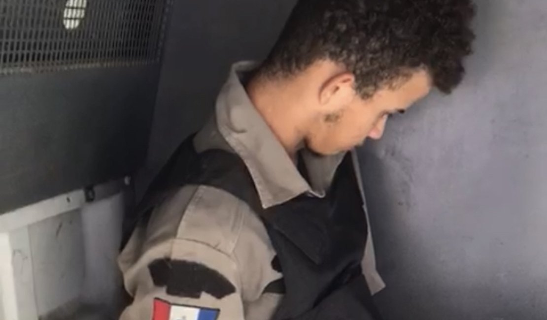 Vídeo. Jovem se passa por PM e é preso fardado por tentativa de roubo, em Maceió