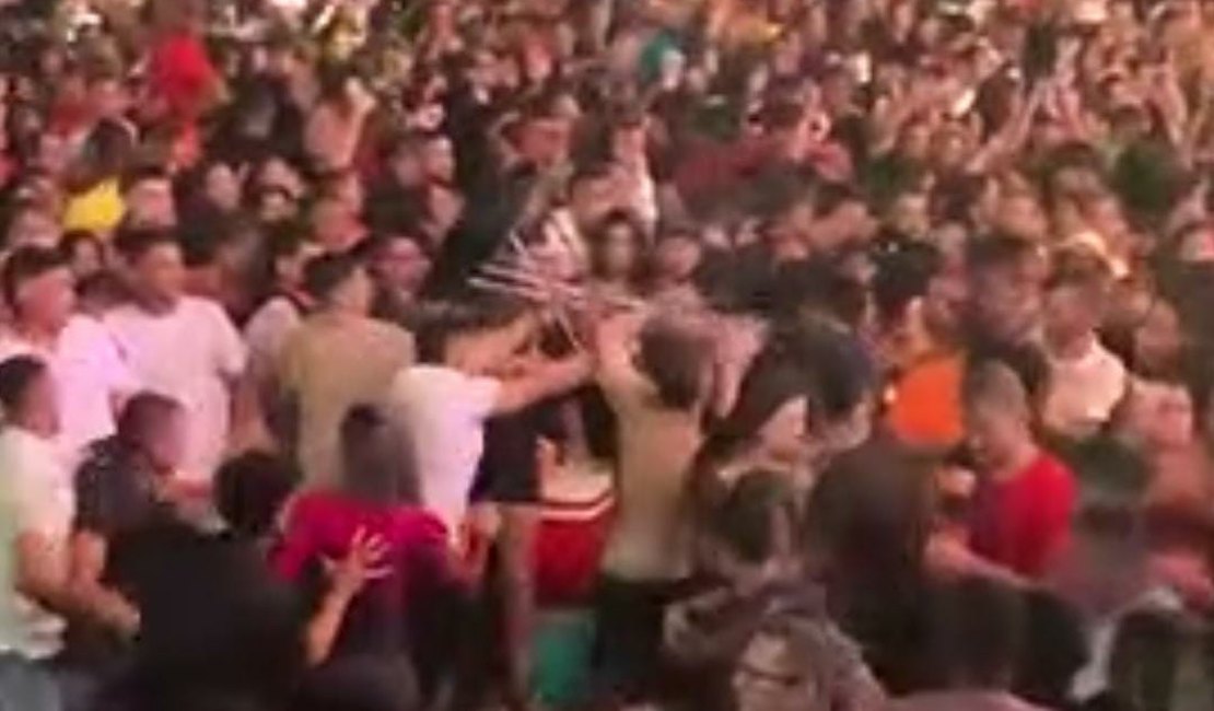 Vídeo mostra troca de socos, 'voadoras' e agressão com mesa durante festa em São Miguel dos Campos
