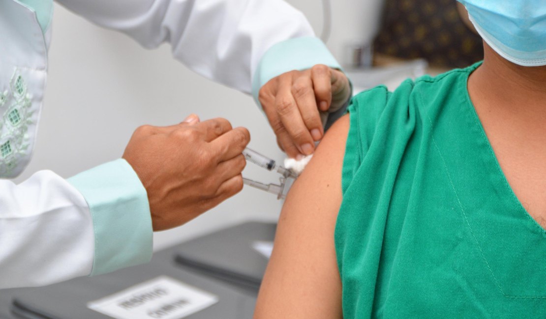 Arapiraca amplia vacinação contra Influenza para população acima de 6 meses