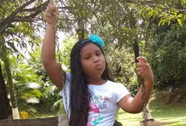 Traficantes atacam praça onde crianças brincavam no RJ e matam menina de 12 anos