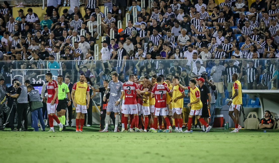 CRB sai atrás, vira o jogo, mas cede empate ao Ceará e segue sem vencer na Série B