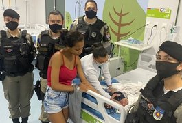 Patrulha Maria da Penha salva bebê engasgada em Maceió