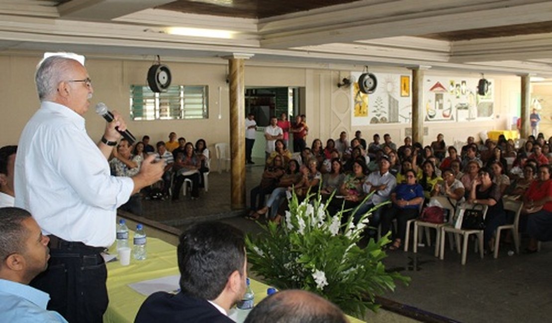 Prefeito de Arapiraca reforça compromisso com professores durante audiência pública sobre Fundef