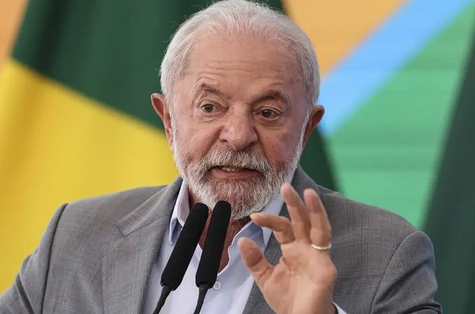 Lula anuncia fim da radioterapia e afirma estar curado de câncer de pele: 'Estou feliz'