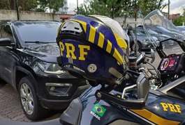 PRF recupera carro roubado em Alagoas durante fiscalização no Recife