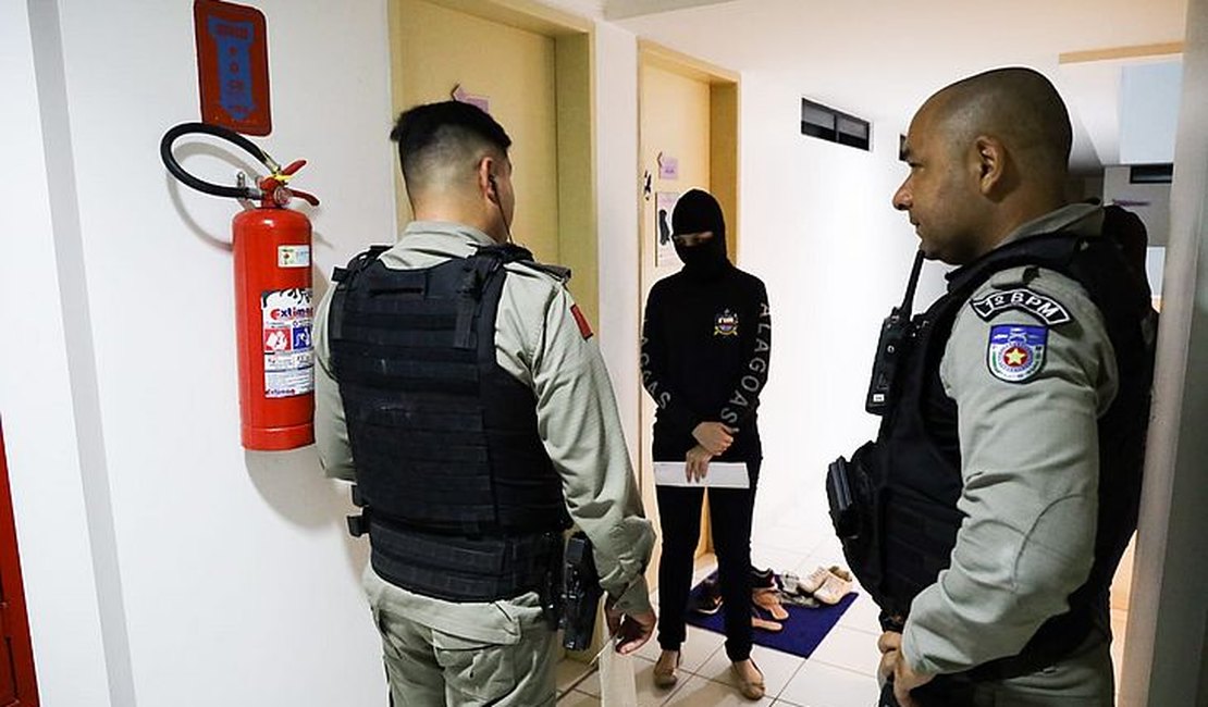 Operação desarticula grupo criminoso que fraudou R$ 23 milhões através de empresas de fachada em AL e SC