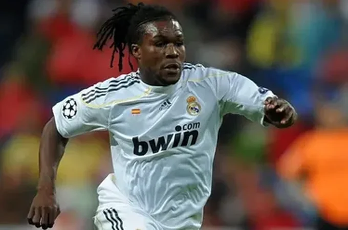 Ex-Real Madrid sofre AVC e é hospitalizado na Holanda