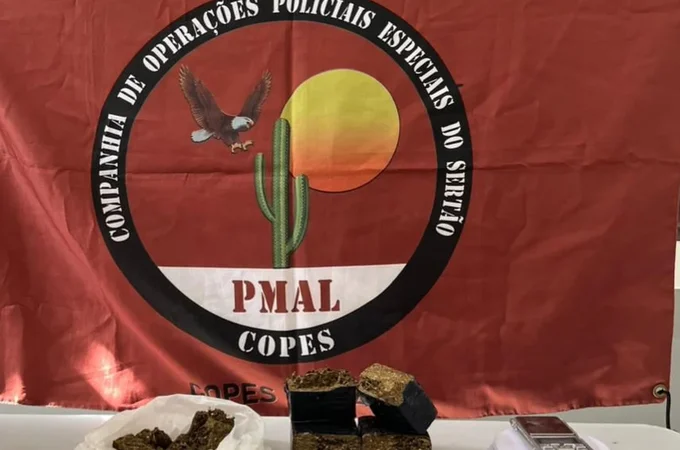 Troca de tiros em ação policial com apreensão de drogas resulta em morte de homem em Mata Grande; dois foram presos e 'Babu' fugiu