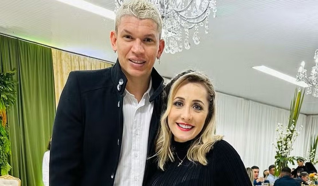 Atacante do ASA, Júnior Viçosa, e esposa perdem R$ 60 mil em golpe do remédio para doença rara