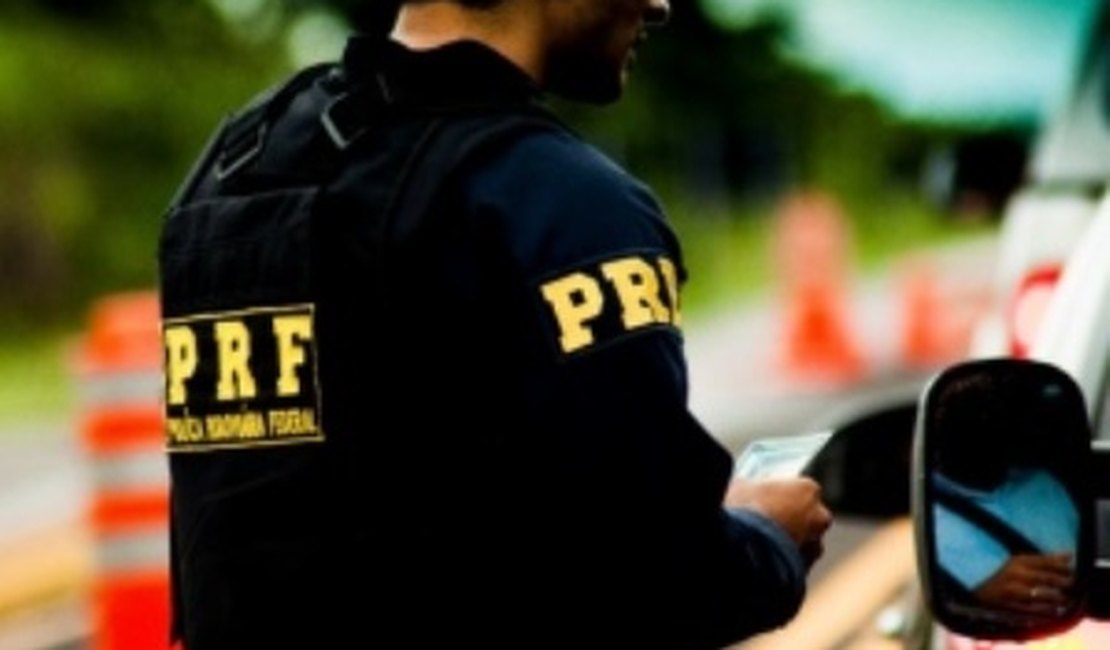 PRF autua mais de 500 veículos por irregularidades durante feriadão em Alagoas