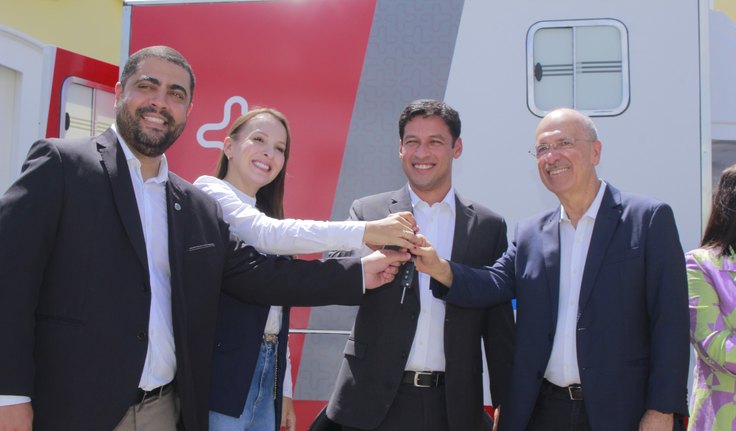 Prefeitura de Penedo recebe ambulância e computadores do Senador Rodrigo Cunha