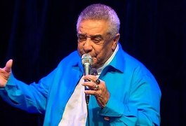 Cantor Agnaldo Timóteo é intubado em UTI, no Rio de Janeiro