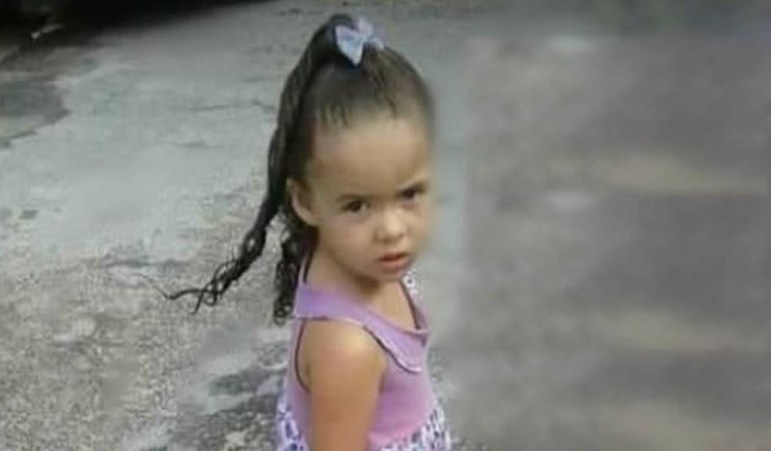 Menina de 4 anos morre após fossa de escola infantil ceder; outras duas ficam feridas