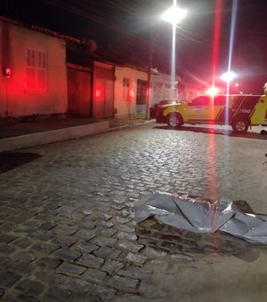 Mulher é morta com golpes de arma branca no bairro Cacimbas, em Arapiraca