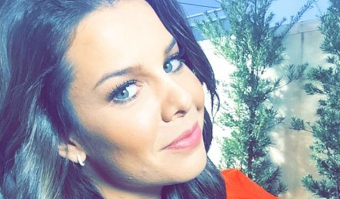 Fernanda Souza oferece vestido de casamento para seguidora