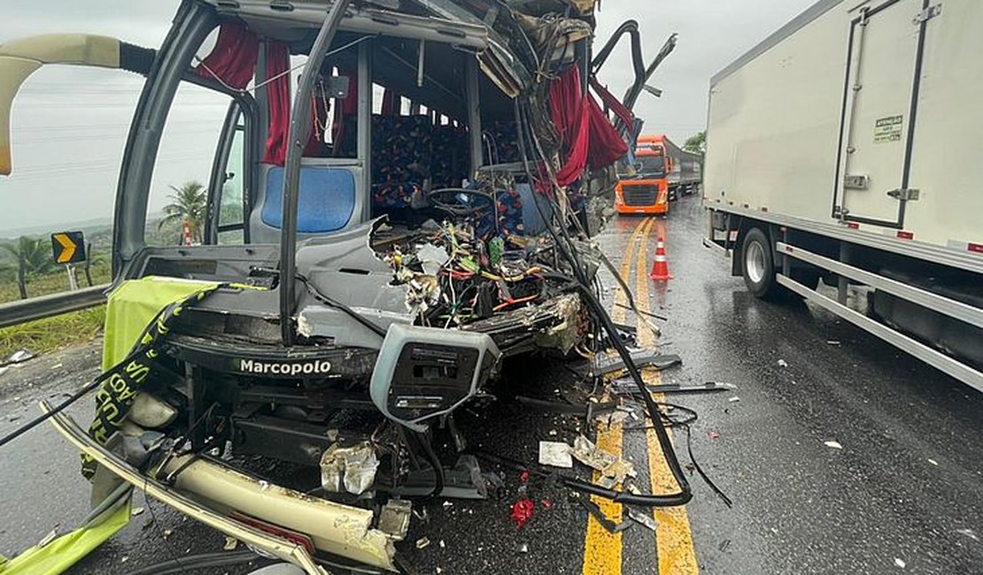 Ônibus envolvido em acidente no Catolé seguia com viçosenses que iriam fazer mamografia