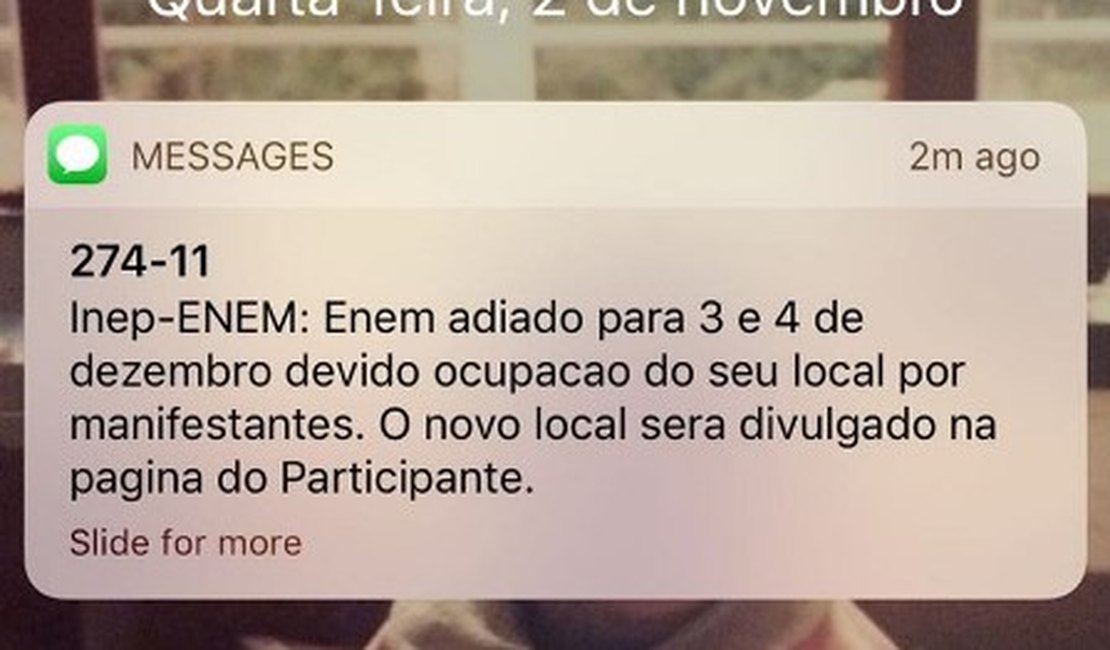 Estudantes começam a receber mensagem de adiamento do Enem via SMS