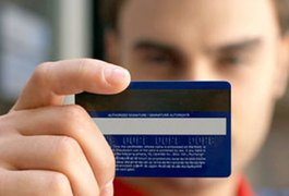 Não pediu, mas chegou cartão de crédito em sua casa?