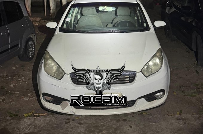 ROCAM recupera veículo com queixa de roubo no bairro Caititus, em Arapiraca