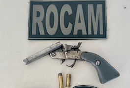 Homem de 21 anos é preso com arma de fogo, após denúncia de violência doméstica, em Arapiraca