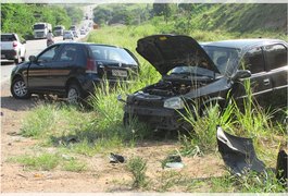 Imprudência de motorista deixa três pessoas feridas na BR 101