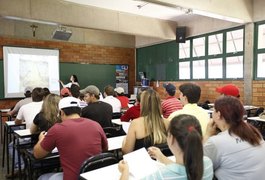 Polícia prende estudantes que estudam no exterior por tráfico