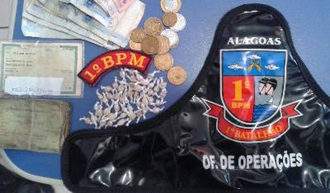 Polícia Militar prende gestante com 46 pedras de crack