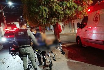 Mulher é resgatada ensanguentada após tentativa de feminicídio em Piranhas, no Sertão de Alagoas