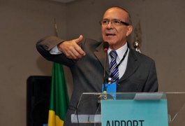 Pagamento de aposentadorias corre risco, diz ministro Padilha