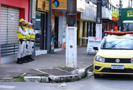 Agentes do Ronda no Bairro atuam em flagrante de furto, em Maceió