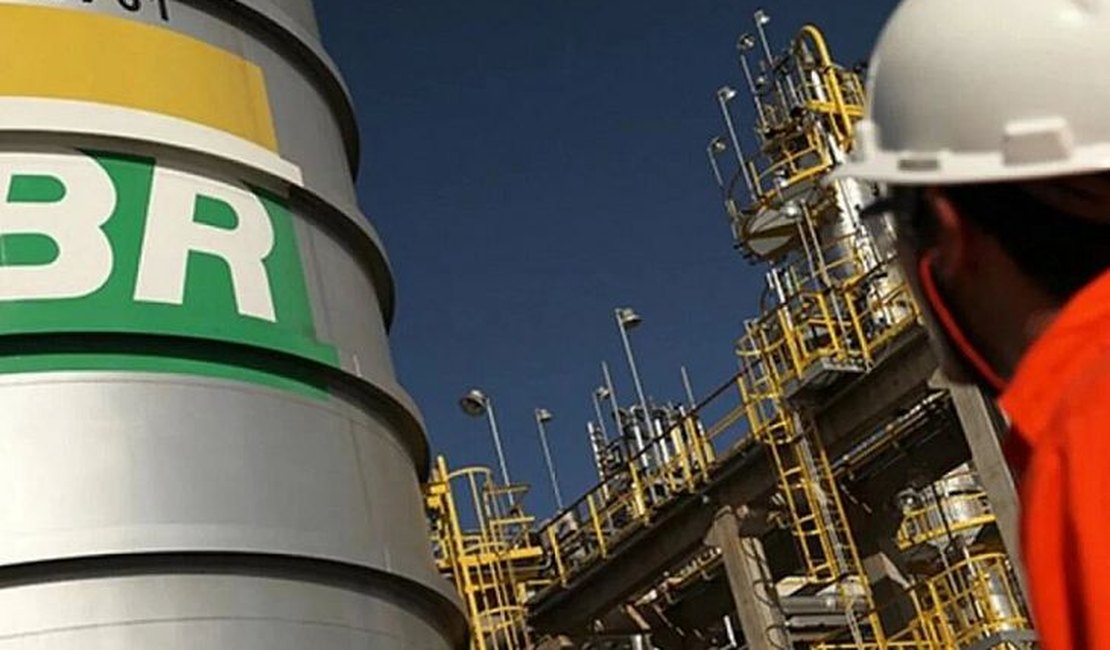 Petrobras faz concurso para nível técnico com salário de R$ 5,8 mil; veja vagas