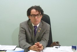 Reitor da Uneal sofre ameaça de morte por homenagear Lula