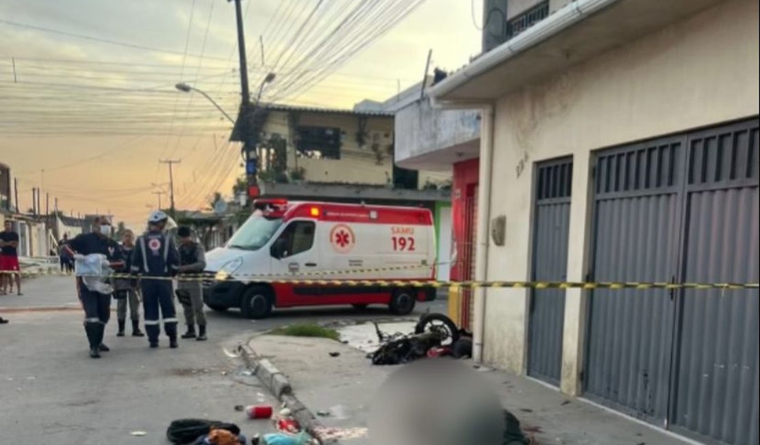 Assaltantes são perseguidos por motorista de aplicativo após roubo e morrem em batida, em Maceió