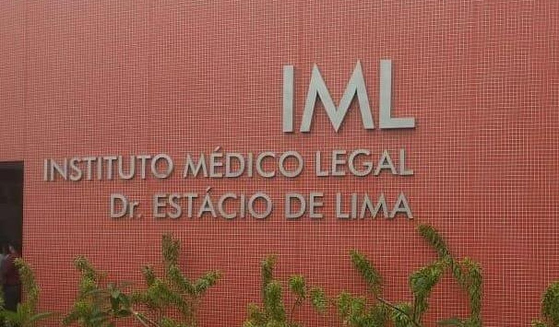 Jovem é encontrado morto com dois tiros na cabeça em Maceió