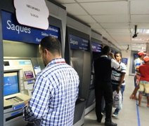 Estado paga segunda faixa salarial neste sábado (11)