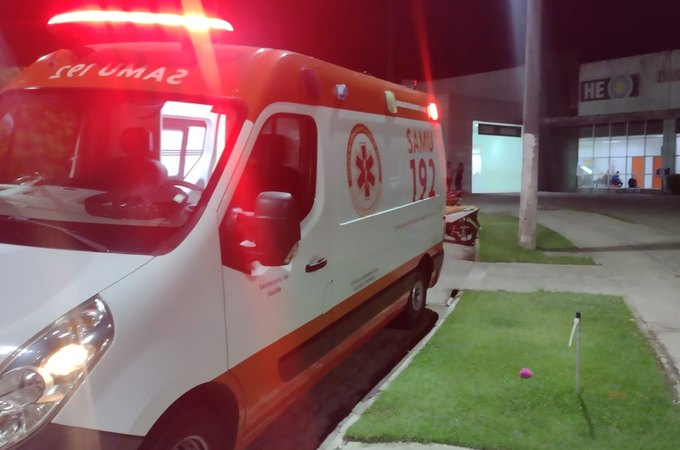 Jovem de 24 anos fica gravemente ferido em acidente entre moto e carro na zona rural de Taquarana