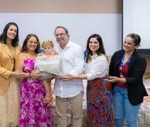 Prefeitura realiza a 1ª entrega de enxovais do projeto 'Mãe Arapiraquense' de 2025