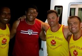 Após ataque em culto, pastor Valdemiro é resgatado de barco à deriva