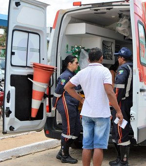 Socorristas do Samu fazem parto dentro de ambulância na Avenida Rota do Mar