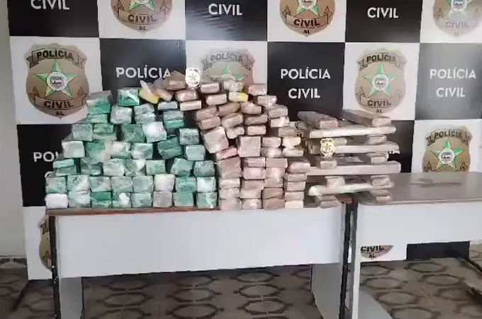 Polícia Civil apreende 160kg de maconha transportados em ônibus clandestino em São Sebastião