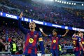 Raphinha marca dois em goleada do Barcelona na Liga dos Campeões