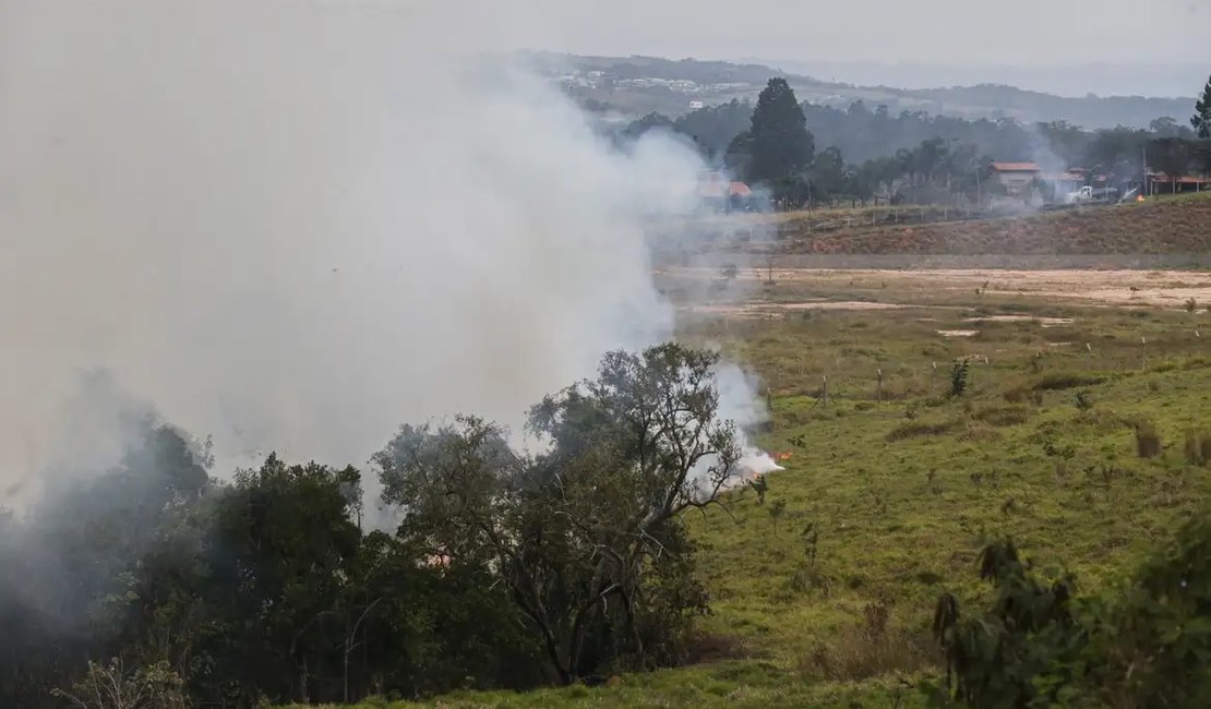 Trabalhador e brigadista morrem em incêndios em São Paulo