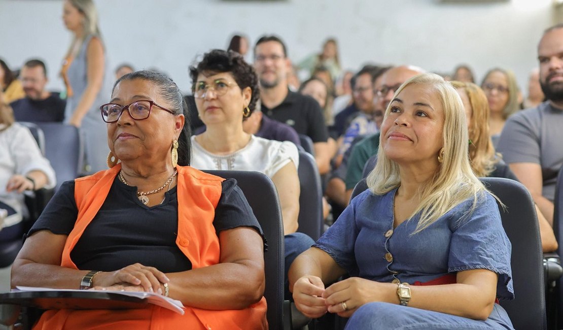 Gestores escolares discutem diretrizes para Jornada Pedagógica 2026