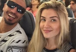 Ex-BBBs Fernando e Aline Gotschalg viajam juntos para Bahia