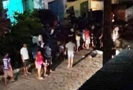 Jovem de 17 anos é morto a tiros na porta da casa da namorada, na cidade de Boca da Mata