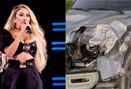 Cantora Taty Girl e equipe sofrem acidente de carro a caminho de show em Natal, RN